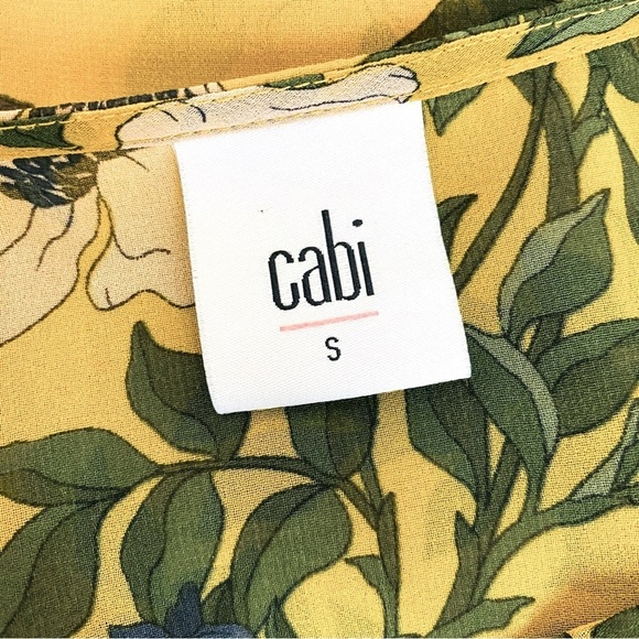 CAbi Floral Spring Scene Ruffle Bell Sleeve Blouse Size S - Picture 6 of 8